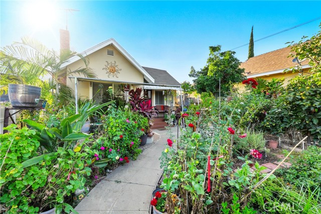 453 455 S Rowan Avenue, Los Angeles CA: https://media.crmls.org/medias/39314784-3a83-46df-a5f7-ebb9f7736360.jpg