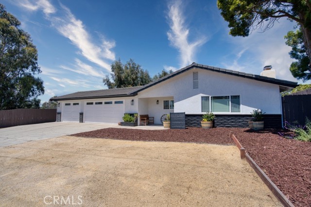 Detail Gallery Image 1 of 33 For 1050 W Tefft St, Nipomo,  CA 93444 - 3 Beds | 2 Baths