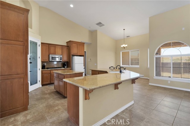 21777 Poppy Road, Apple Valley CA: https://media.crmls.org/medias/393284cd-bae8-46b9-9919-e932504d5134.jpg