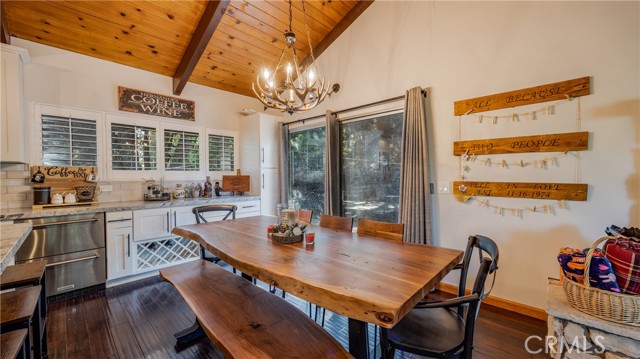 Detail Gallery Image 15 of 40 For 370 Weisshorn Dr, Crestline,  CA 92325 - 2 Beds | 2 Baths