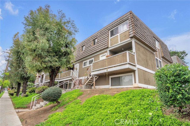 Detail Gallery Image 5 of 37 For 1925 Glenoaks Blvd Unit #100, San Fernando,  CA 91340 - 3 Beds | 2/1 Baths