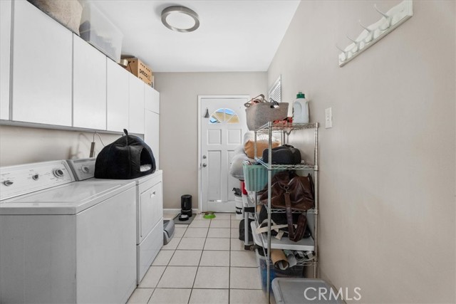 1906 Plant Avenue, Redondo Beach CA: https://media.crmls.org/medias/3933b59a-f339-41ae-b3a5-e70d3e3d9aae.jpg
