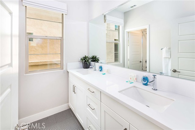 Detail Gallery Image 17 of 48 For 173 Terrapin, Irvine,  CA 92618 - 3 Beds | 2/1 Baths