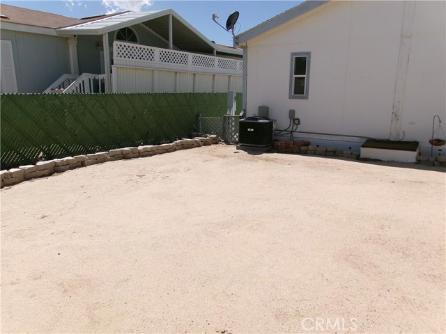 Detail Gallery Image 16 of 61 For 13983 Silver Lake Pl, Victorville,  CA 92395 - 3 Beds | 2 Baths