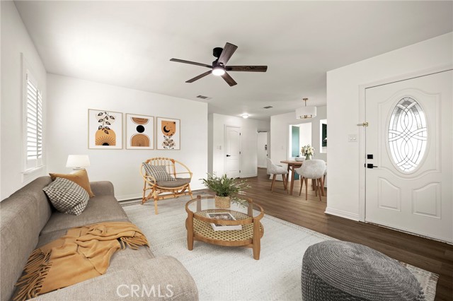 2871 Adriatic Avenue, Long Beach CA: https://media.crmls.org/medias/3934905c-a9e2-47d7-b864-7e89d764e33d.jpg