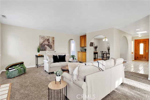 Detail Gallery Image 10 of 38 For 12760 Pinehurst, Victorville,  CA 92395 - 3 Beds | 2 Baths