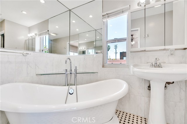 Detail Gallery Image 54 of 63 For 2747 E Ocean Bld, Long Beach,  CA 90803 - – Beds | – Baths