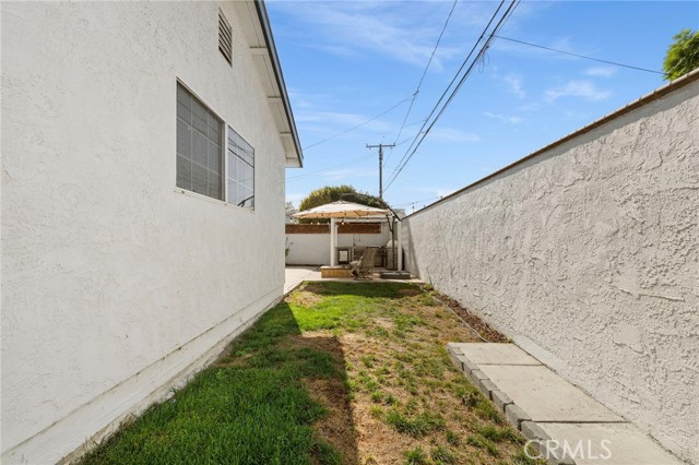 3763 Hackett Avenue photo 42