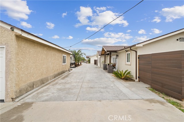 9614 Cypress Avenue, Fontana CA: https://media.crmls.org/medias/39358f65-9707-46aa-89bd-77413bab5bdf.jpg