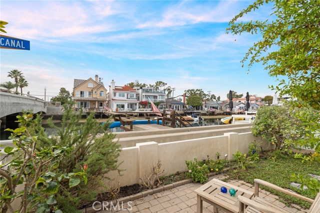 Detail Gallery Image 14 of 42 For 200 Grand Canal, Newport Beach,  CA 92662 - 4 Beds | 3 Baths