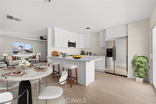 16245 Pine Street, Hesperia CA: https://media.crmls.org/medias/39375a43-b750-4042-93a5-d9de8ab86b62.jpg