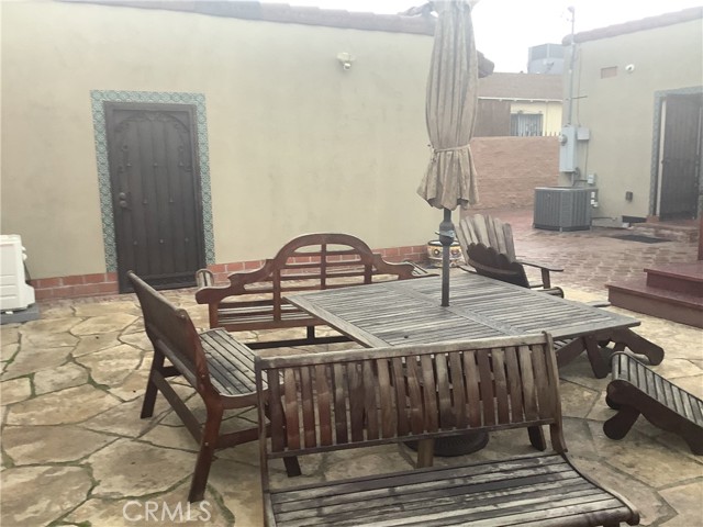 Detail Gallery Image 5 of 6 For 730 W 109th, Los Angeles,  CA 90044 - 3 Beds | 2 Baths