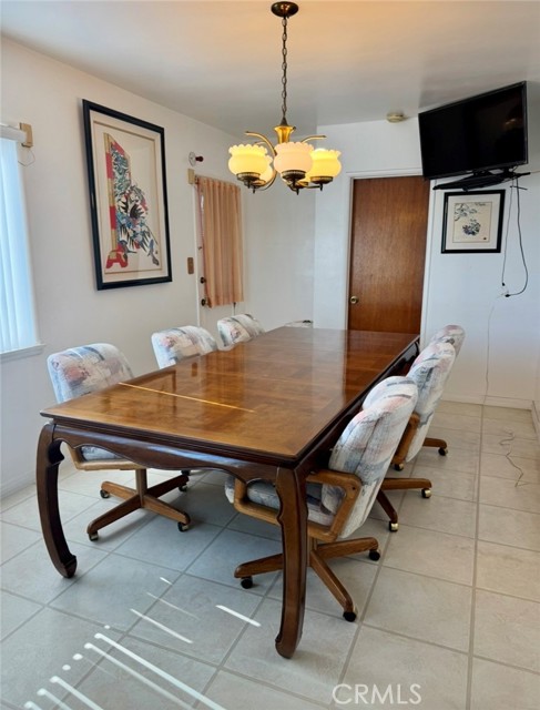 Detail Gallery Image 5 of 13 For 16917 S Catalina Ave, Gardena,  CA 90247 - 3 Beds | 2/1 Baths