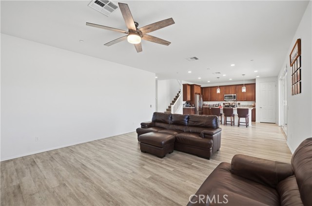 Detail Gallery Image 17 of 39 For 30812 Mossy Bend, Murrieta,  CA 92563 - 4 Beds | 3 Baths