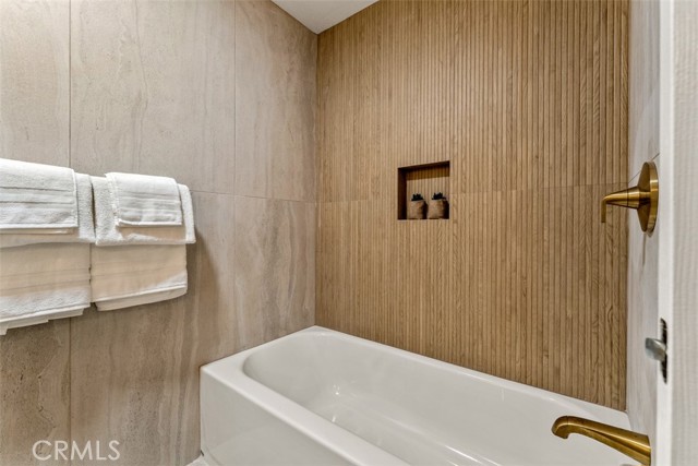 Detail Gallery Image 13 of 14 For 12 Woodleaf, Irvine,  CA 92614 - 3 Beds | 2 Baths