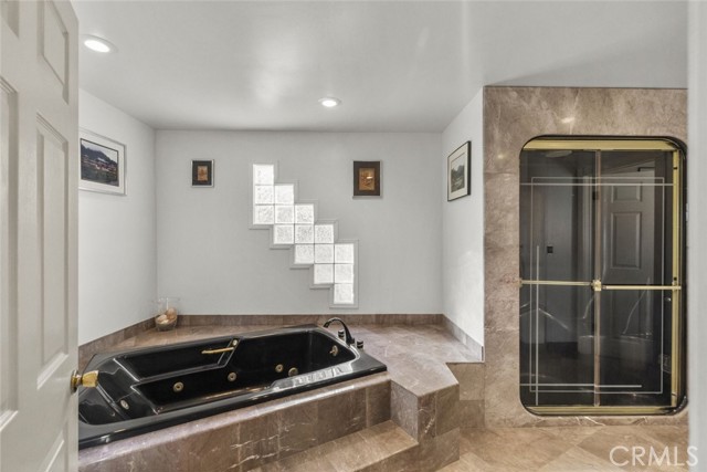 Detail Gallery Image 36 of 54 For 1815 Las Flores Dr, Glendale,  CA 91207 - 4 Beds | 3 Baths