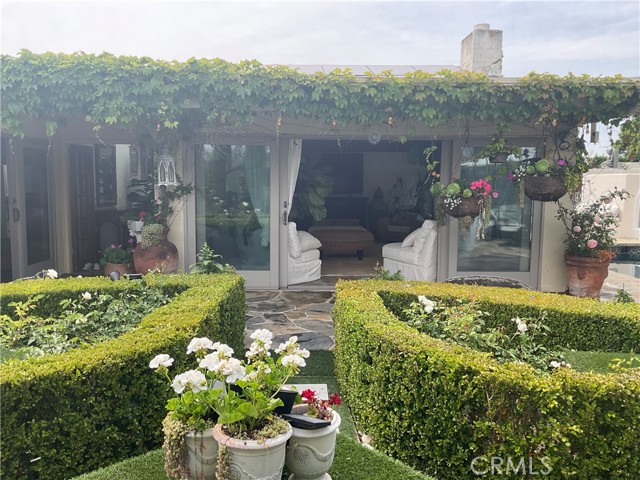 4621 Wayne Road, Corona del Mar CA: https://media.crmls.org/medias/393c5717-83d1-46b9-a090-9ba71053b8ed.jpg