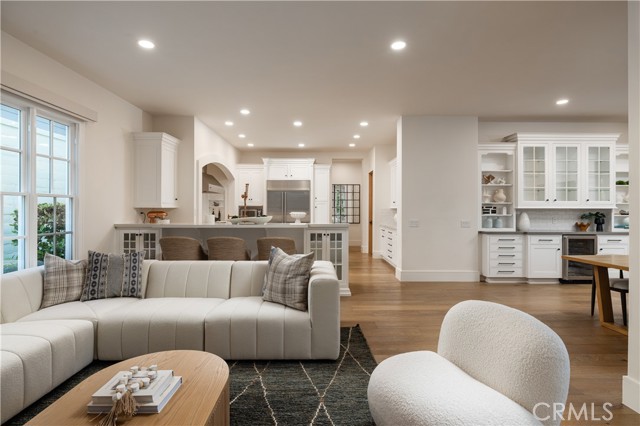 Detail Gallery Image 28 of 72 For 8 Gleneagles Dr, Newport Beach,  CA 92660 - 5 Beds | 5/1 Baths