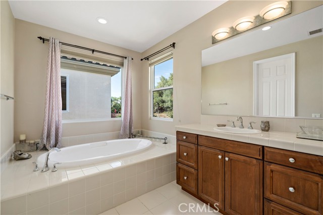 Detail Gallery Image 39 of 62 For 16665 S Peak Ct, Riverside,  CA 92503 - 4 Beds | 3/1 Baths