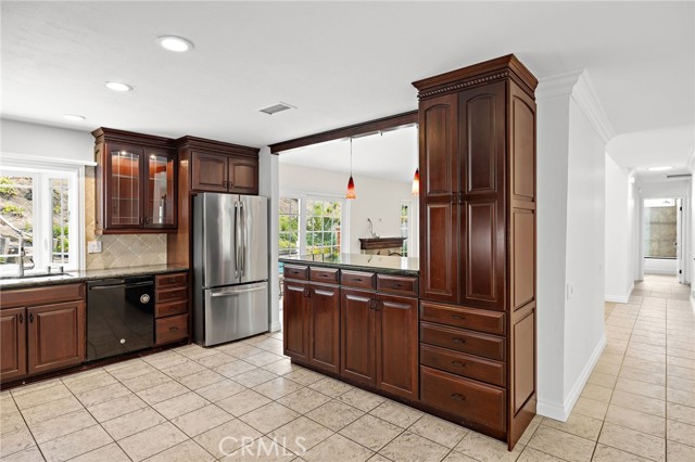 26762 Via Zaragosa, Mission Viejo CA: https://media.crmls.org/medias/393ea10b-4cc4-4d2d-9561-5f974a59067d.jpg
