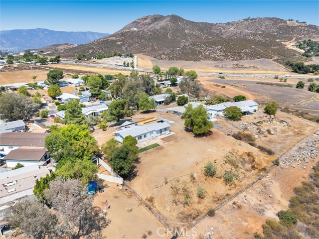 33310 Homestead Lane, Wildomar CA: https://media.crmls.org/medias/393ea31b-8d28-40c2-a69e-fba373008b15.jpg