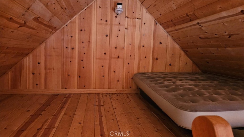 https://media.crmls.org/medias/393f6c24-9293-40e5-8e1d-a950ae30ac88.jpg?preset=X-Large