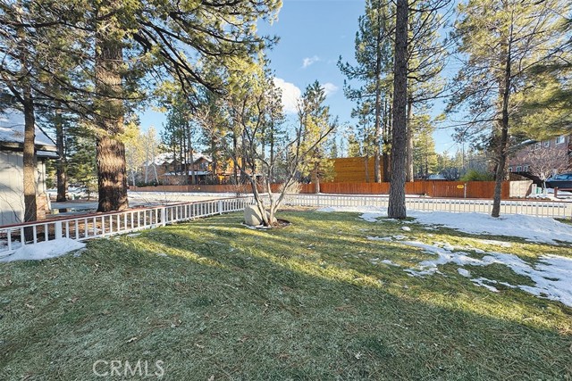 Detail Gallery Image 6 of 61 For 715 E Mountain View Bld, Big Bear City,  CA 92314 - 4 Beds | 3 Baths