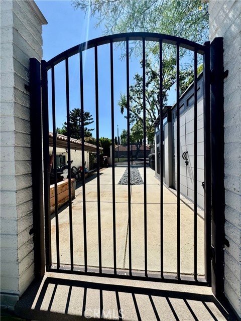 675 W Clark Street, Upland CA: https://media.crmls.org/medias/39403bd9-99b6-48ca-a3b5-a6206b858a8b.jpg