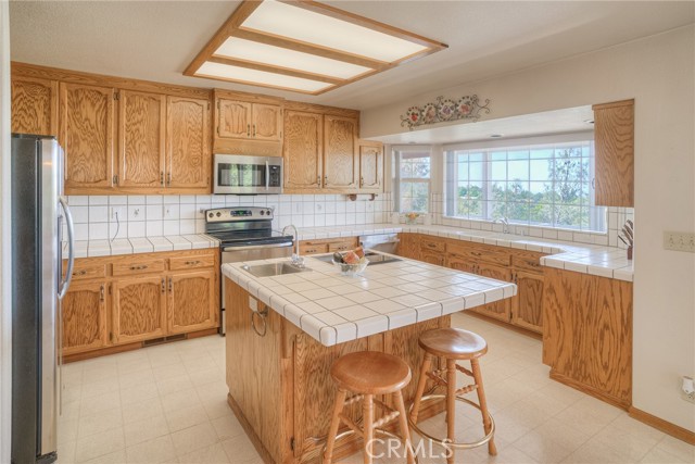 Detail Gallery Image 12 of 74 For 5 Hill Dr, Oroville,  CA 95966 - 3 Beds | 3 Baths