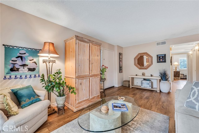 Detail Gallery Image 6 of 32 For 28010 Tiffany Ln #309,  Canyon Country,  CA 91387 - 2 Beds | 2 Baths