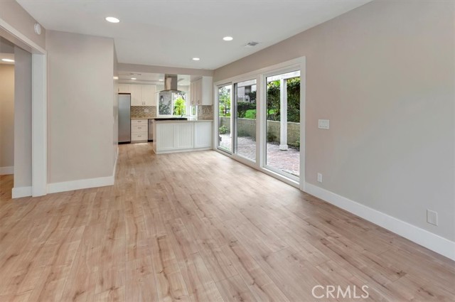 Detail Gallery Image 12 of 29 For 2773 Vista Umbrosa, Newport Beach,  CA 92660 - 3 Beds | 2/1 Baths