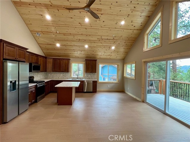 Detail Gallery Image 29 of 34 For 810 Villa Grove Ave, Big Bear City,  CA 92314 - 5 Beds | 3/1 Baths