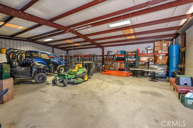 13715 E Nebraska Avenue, Kingsburg CA: https://media.crmls.org/medias/39419dc0-9432-492f-9b75-2327e699e54c.jpg