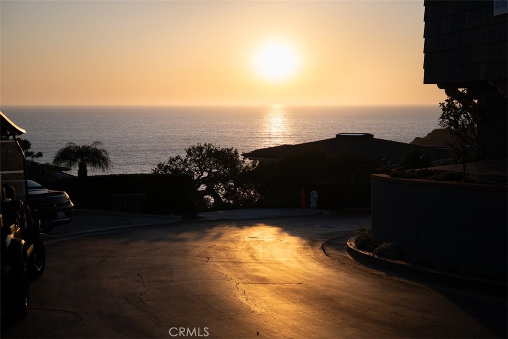 https://media.crmls.org/medias/3942bc70-5a0b-4c09-97aa-e62959c9743d.jpg?preset=X-Large