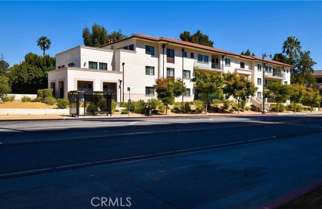 4661 Wilshire Boulevard, Hancock Park CA: https://media.crmls.org/medias/3942ce6a-7492-4b09-8847-c73ecabbf8d8.jpg