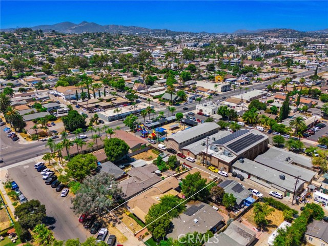 222 W 8th Avenue, Escondido CA: https://media.crmls.org/medias/3942d996-e9c8-461b-9bd3-886c617d45f6.jpg
