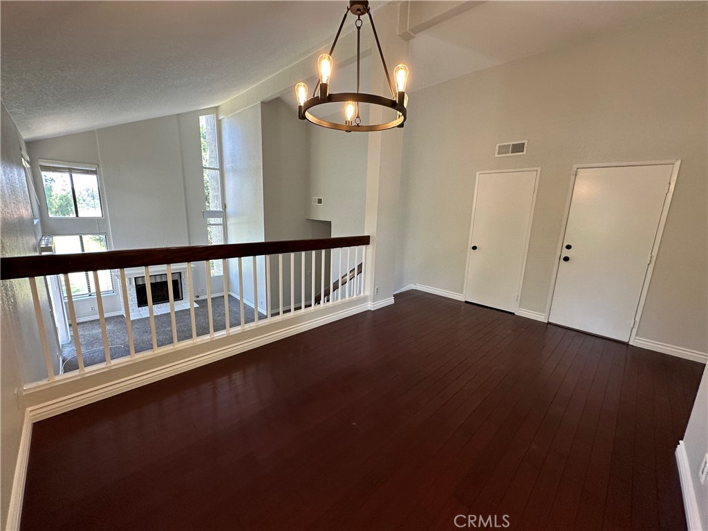 MLS #OC25180178 image #1