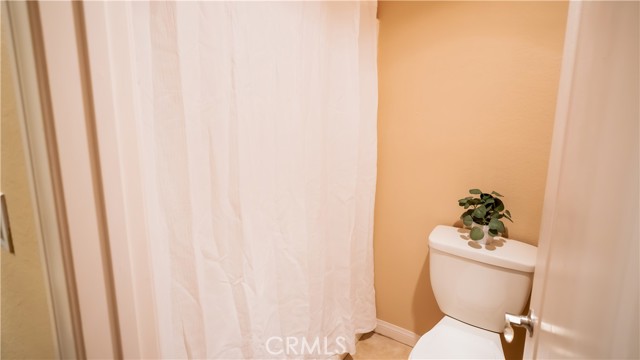 Detail Gallery Image 7 of 10 For 1345 Cabrillo Park Dr #B14,  Santa Ana,  CA 92701 - 1 Beds | 1 Baths