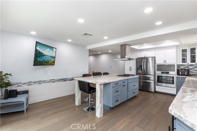 2750 San Carlos Lane, Costa Mesa CA: https://media.crmls.org/medias/39436216-f113-43a8-b42a-c86923d4e8a0.jpg