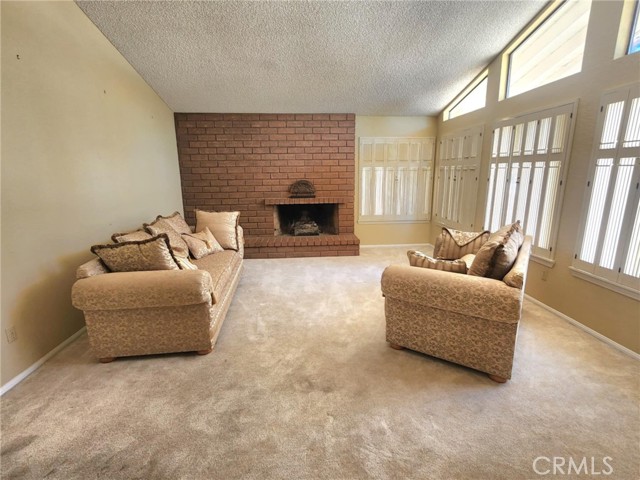 450 Fairway Drive, Palmdale CA: https://media.crmls.org/medias/3943ce9a-92ad-449c-8595-01efb3b28ddc.jpg