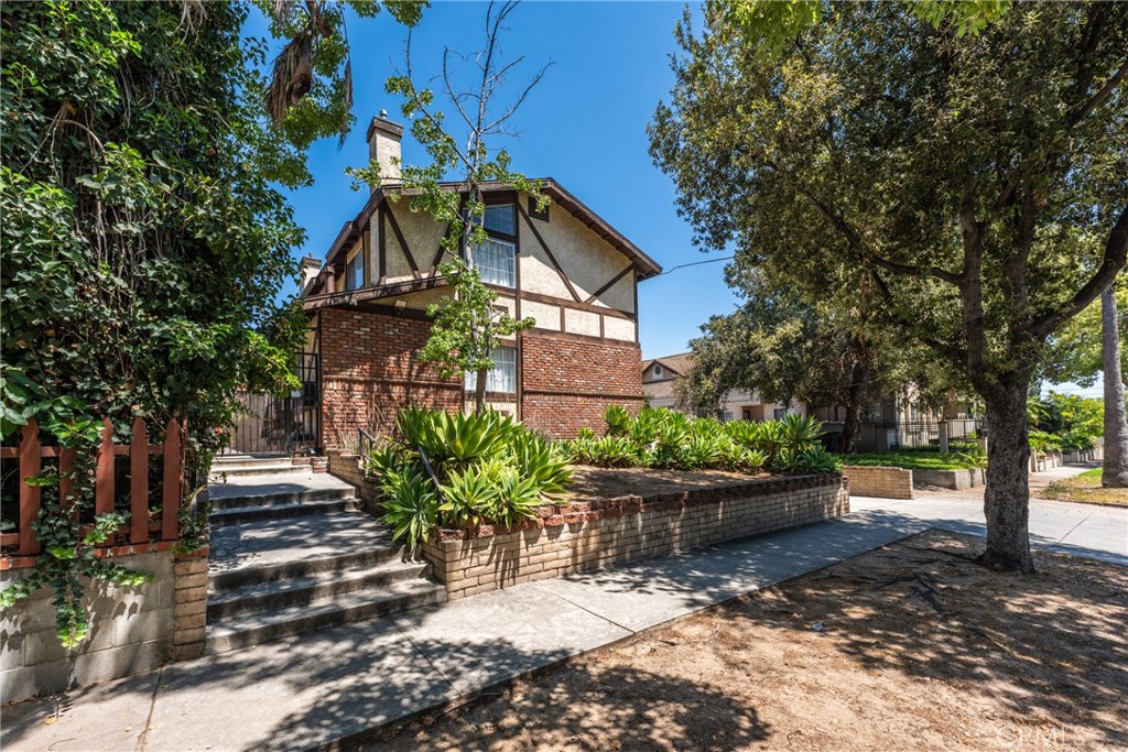 408 N Catalina Avenue #6