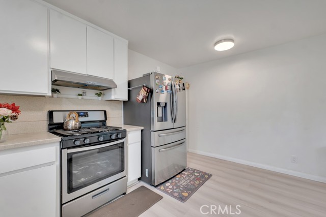 Detail Gallery Image 9 of 61 For 7701 Baird Ave, Reseda,  CA 91335 - – Beds | – Baths