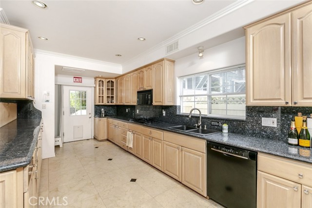 Detail Gallery Image 3 of 27 For 4343 Shadyglade Ave, Studio City,  CA 91604 - 4 Beds | 5 Baths