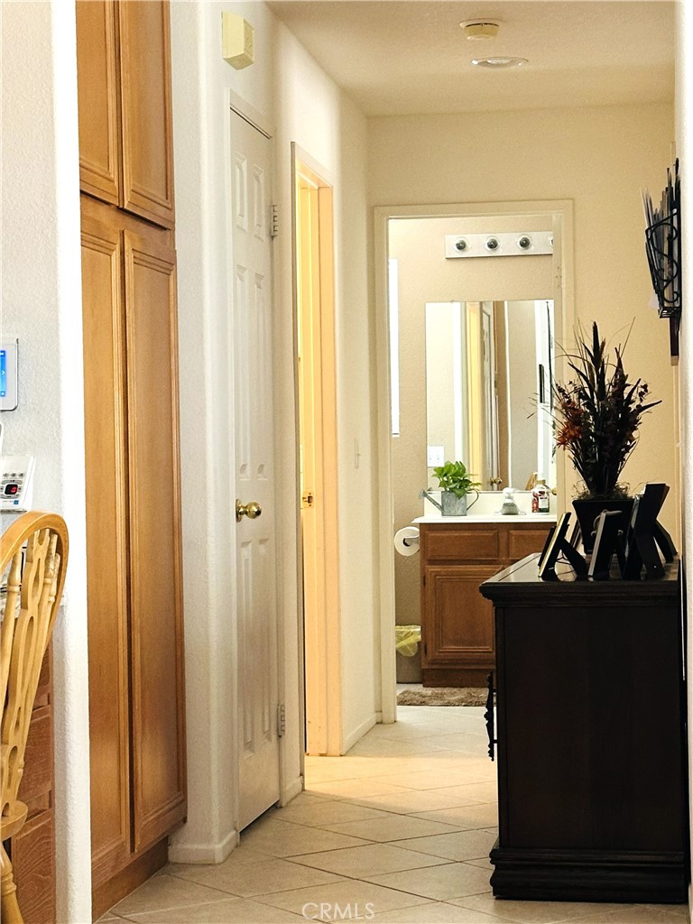 https://media.crmls.org/medias/394550eb-050c-4bd6-865b-d8d79d9a90d2.jpg?preset=X-Large