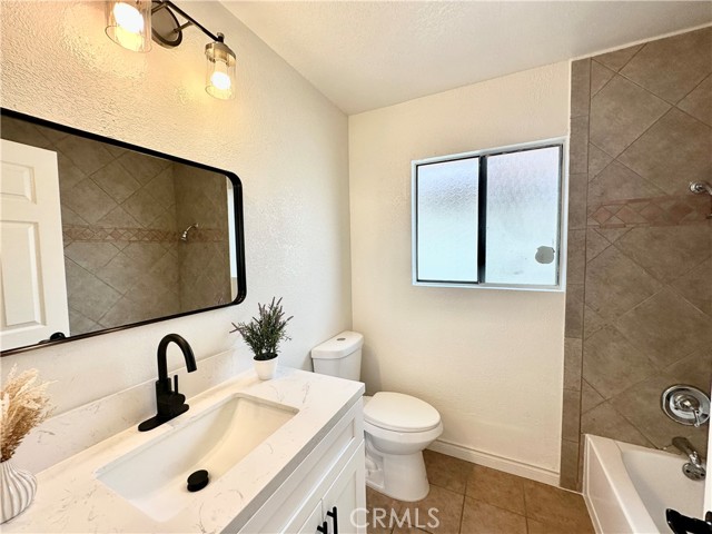 Detail Gallery Image 21 of 22 For 12482 Silkleaf Ave, Chino,  CA 91710 - 5 Beds | 3 Baths