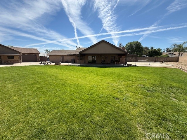 19534 Kiningham Drive, Bloomington CA: https://media.crmls.org/medias/3946e3d5-5102-4bd9-95d1-cd04e57c8c6e.jpg