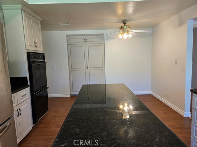 Detail Gallery Image 17 of 37 For 1026 Damascus Cir, Costa Mesa,  CA 92626 - 5 Beds | 3 Baths