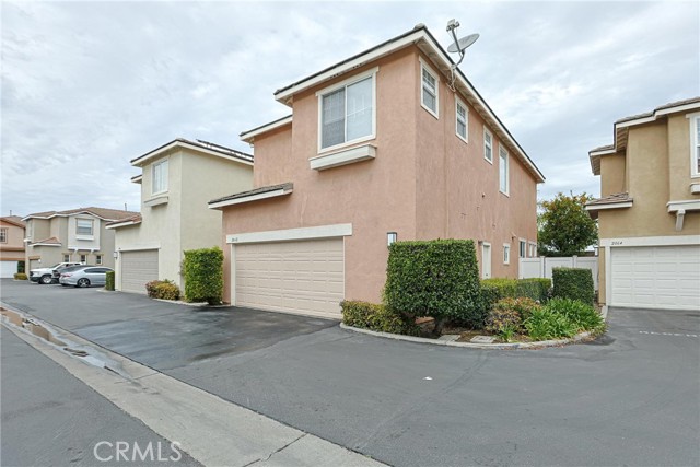 Detail Gallery Image 3 of 23 For 2062 W Blue Violet Ct, Anaheim,  CA 92801 - 3 Beds | 2/1 Baths
