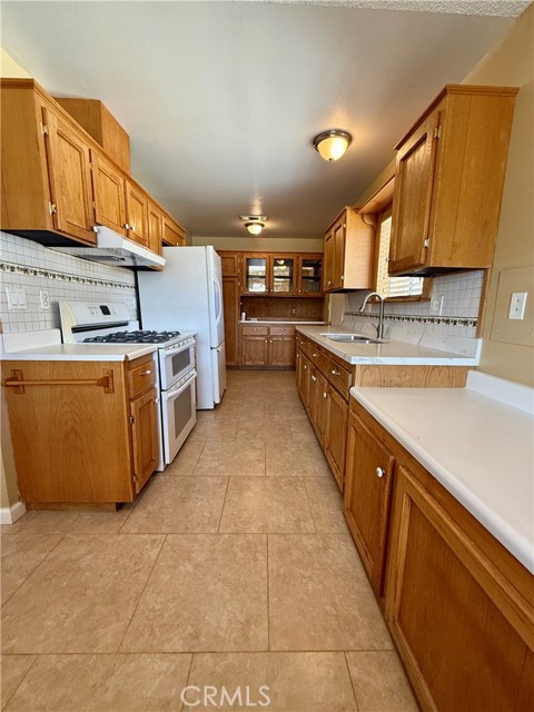 2364 San Padre, Hemet CA: https://media.crmls.org/medias/3947a3ac-a078-4fe2-9c3c-7677980c137e.jpg