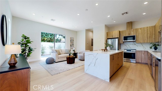 Image 52 of 75 For 421 Catalina Street
